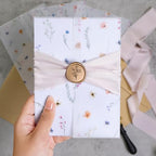 UNIQOOO 50 Pack Garden Flower Pre-Folded Vellum Jackets&Wax Seal Stickers - Baby‘s Breath by UNIQOOO